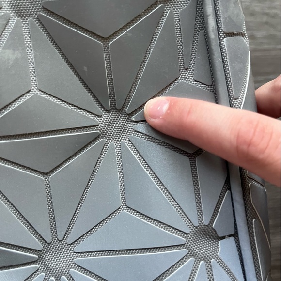 Disney Epcot Spaceship Earth Backpack 2021 Holographic - Picture 11 of 14